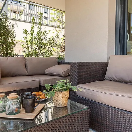 Aux Balcons Anneciens- Entre Et Centre Ville, Lla Selections By Location Annecy