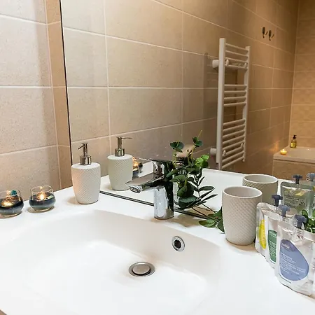 Aux Balcons Anneciens- Entre Et Centre Ville, Lla Selections By Location Annecy *