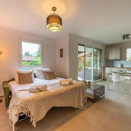 Apartment Aux Balcons Anneciens- Entre Et Centre Ville, Lla Selections By Location Annecy Sevrier